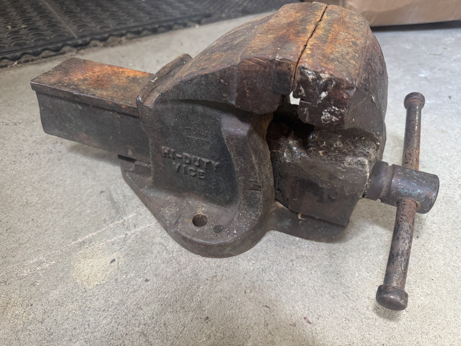 Parano Hi-Duty 5” Jaw Bench Vise – Welded Repair, 50 lbs of Grit