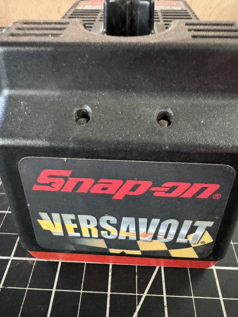 Snap-on Versavolt CTC318 Plug-In Battery Charger – 9.6–18V – Black/Red