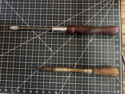 2 Stanley Yankee Ratchet Screwdrivers – 130A Plastic Handle & Wood Handle w/ Bit