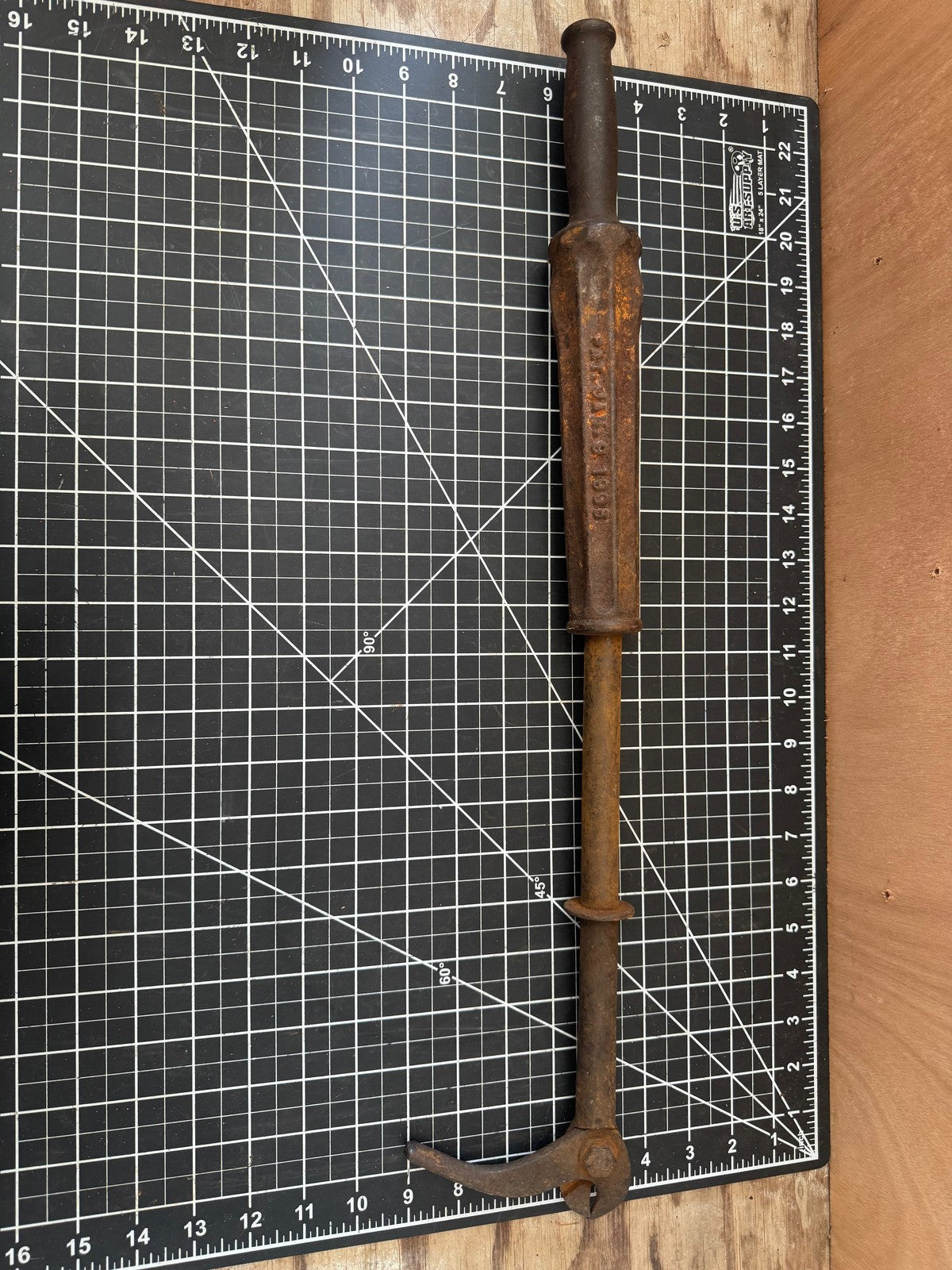 Antique 1905 “JUMBO” Nail Puller – Bridgeport HDWE MFG CORP, Cast Iron