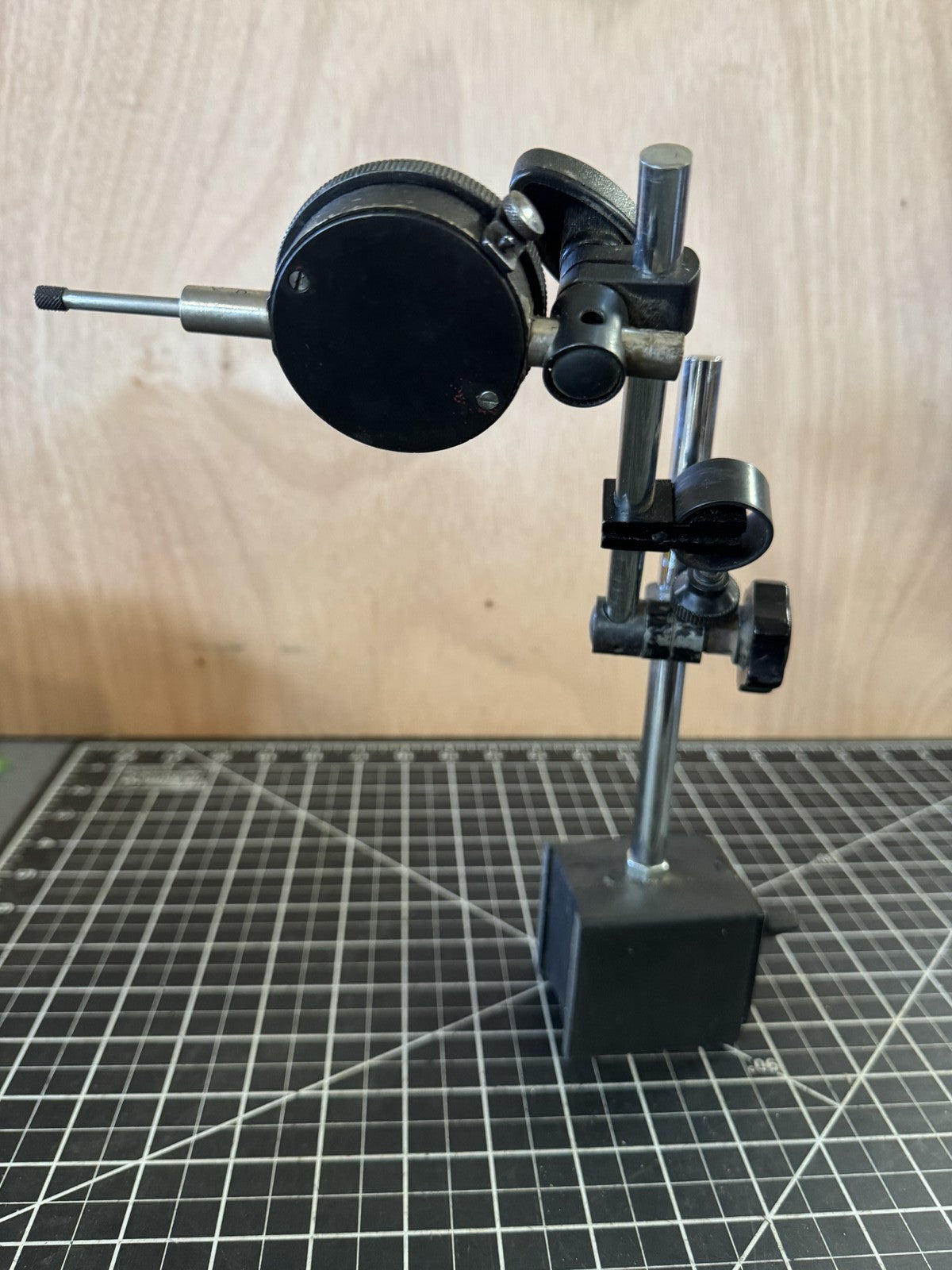 Federal No. C81S Dial Indicator .001” Full Jeweled – Magnetic Base – USA