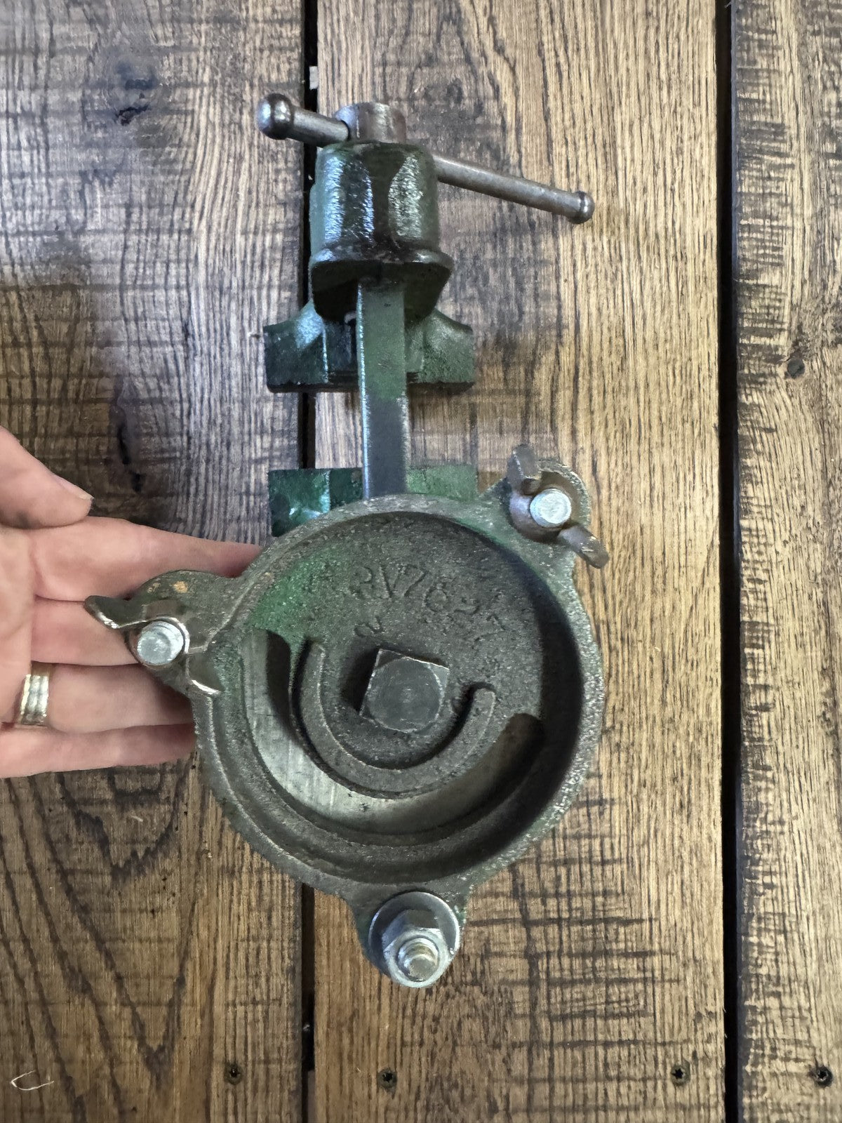 Dunlap Tools Swivel Base Vise – 3-1/4” Jaw, Vintage Green, w/ Anvil