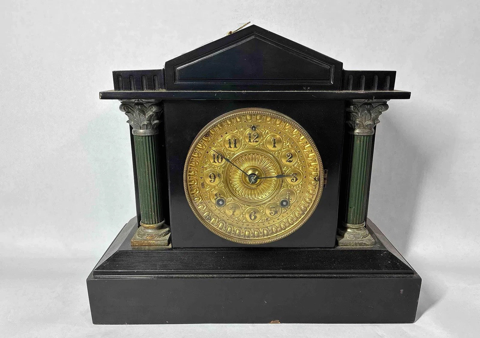Ansonia Clock Co Mantle Clock Vintage Key-Wound Pillar-Style Cast Body, New York