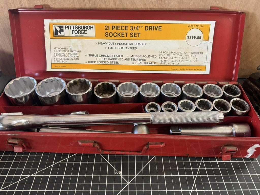 Vintage 1987 Pittsburgh Forge 21-Pc 3/4” Drive Socket Set – Model 674 – Red Tin