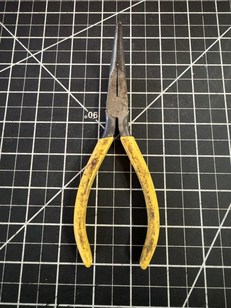 Klein Tools D302-6 Curved Needle Nose Pliers – 6-1/2” – USA